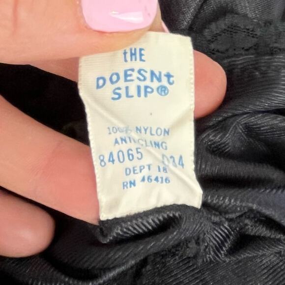 Vintage Sears The Doesn’t Slip Womens Full Slip Black Lace Trim Negligee Chemise - Picture 7 of 8